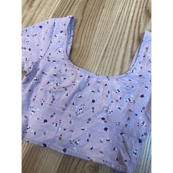 Ivy and Main from Tilly’s crop top, purple floral. Size Small - Picture 3 of 8